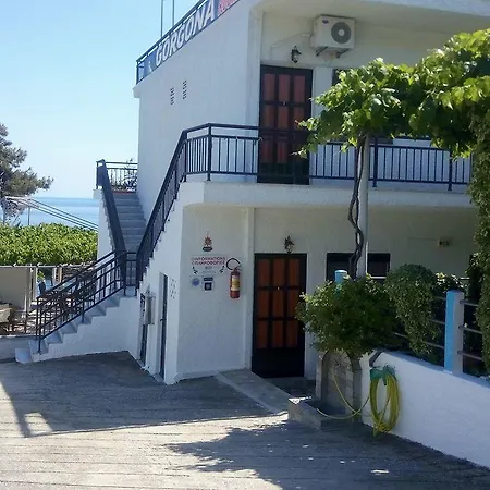 Gorgona بيت ضيافة Alikí