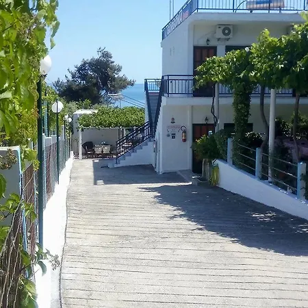 Gorgona بيت ضيافة Alikí